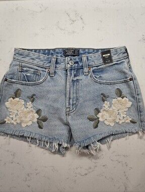 New W/ Tags Abercromie & Fitch Floral Embroidered Denim Shorts 24 00 Extra Small
